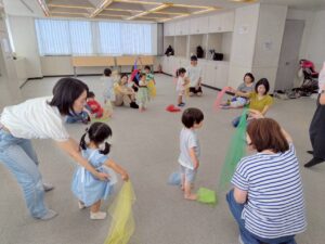 四日市市のリトミック教室親子リトミックス♪
